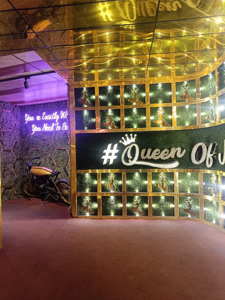Queens Hub Jaipur