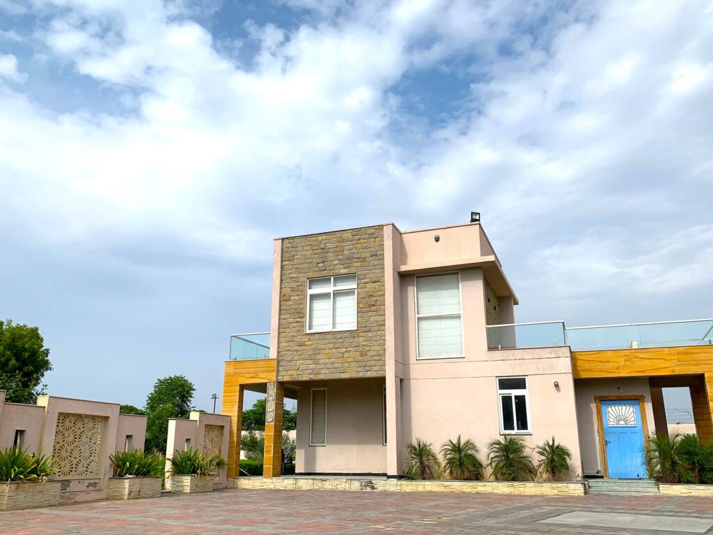 Titan Farmhouse Kukas