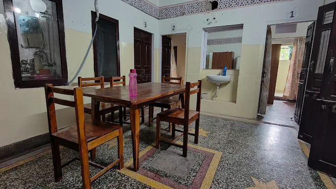 Super Luxury Girls Pg 2