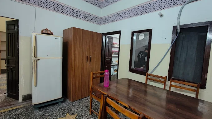 Super Luxury Girls Pg 3